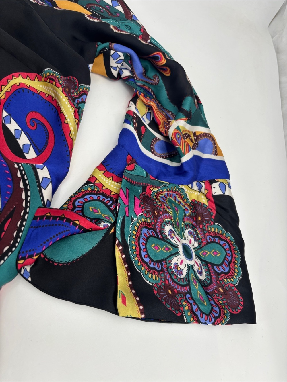Vintage Y2K Artsy Boho Paisley Abstract Print Satin Rhinestone Tunic Top Size 1X - Picture 8 of 13